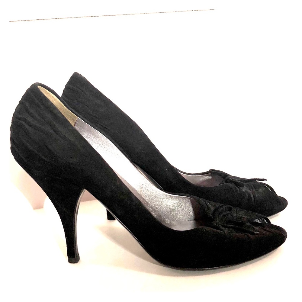 **VINTAGE** PRADA PUMPS (black suede)